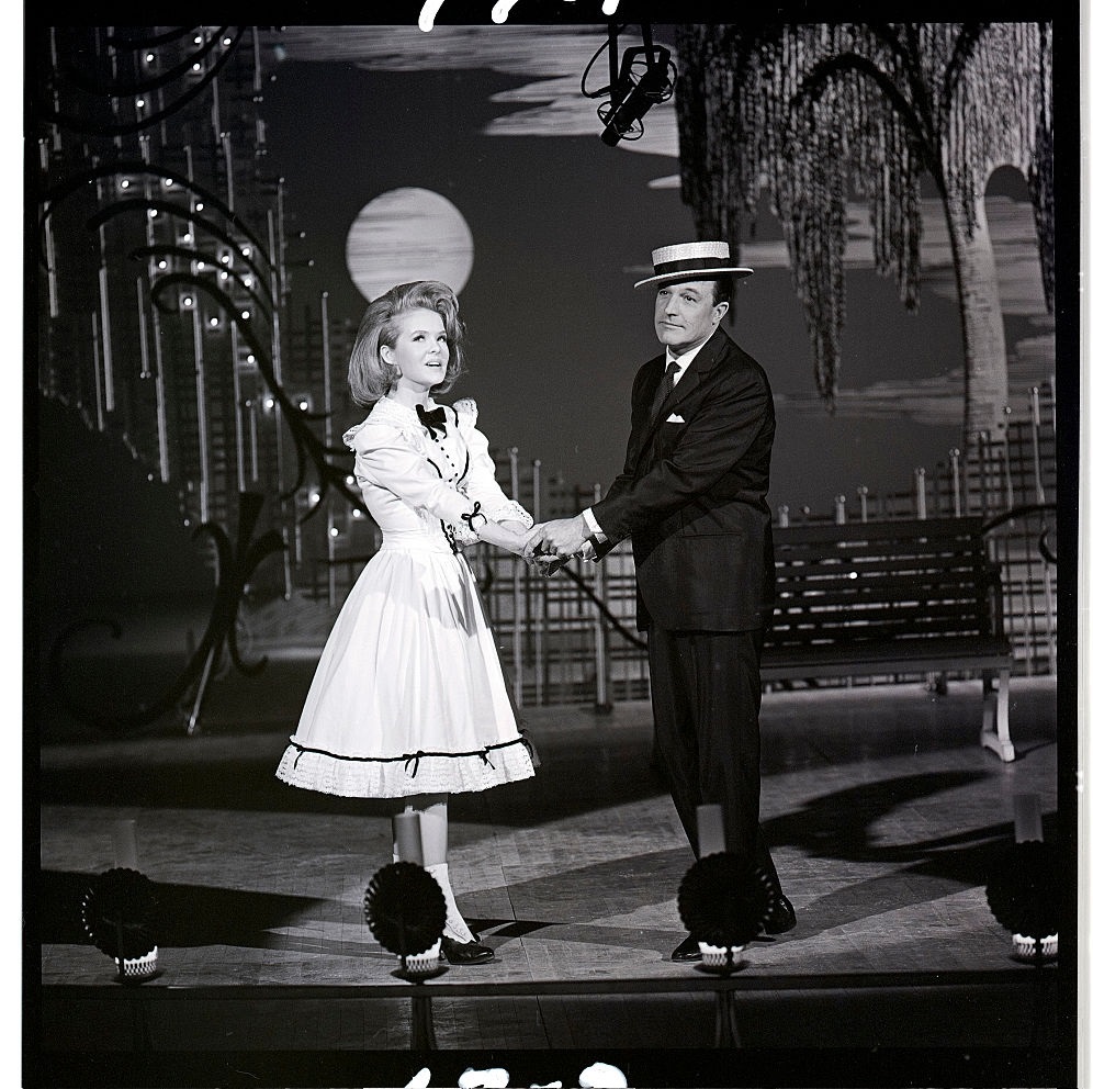 Joey Heatherton in The Hollywood Palace, February 22, 1964