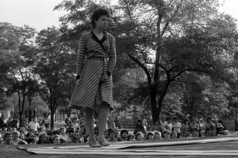 Everyday Life in Khrustalnyi During the 1980s Through the Lens of Juri Nesterov