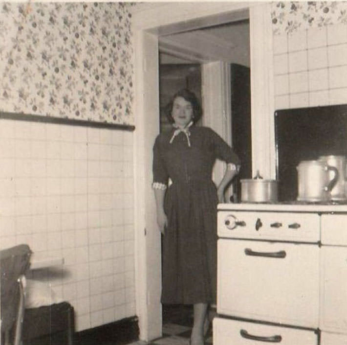 What Kitchens looked like in the 1950s Through These Cool Vintage Photos