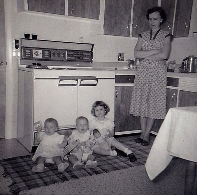 What Kitchens looked like in the 1950s Through These Cool Vintage Photos