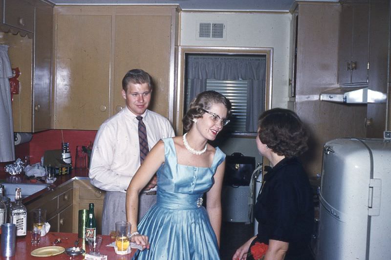 What Kitchens looked like in the 1950s Through These Cool Vintage Photos