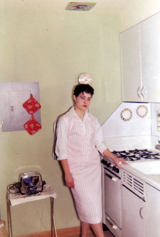 What Kitchens looked like in the 1950s Through These Cool Vintage Photos