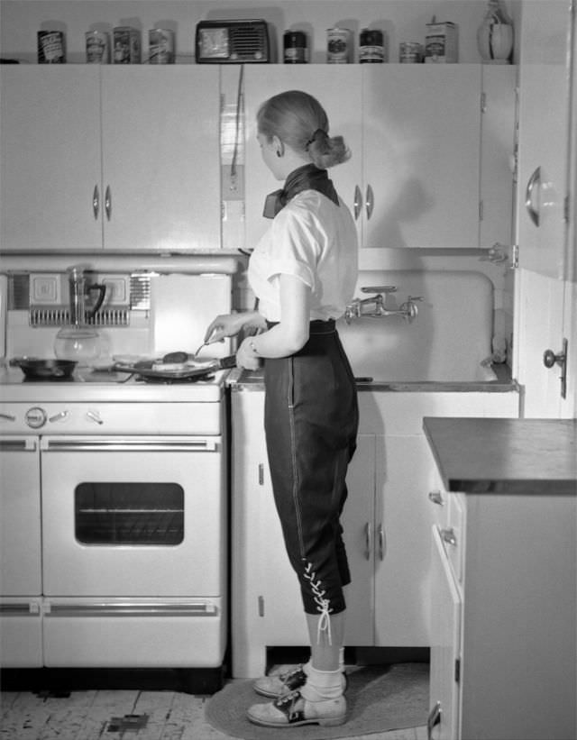 What Kitchens looked like in the 1950s Through These Cool Vintage Photos