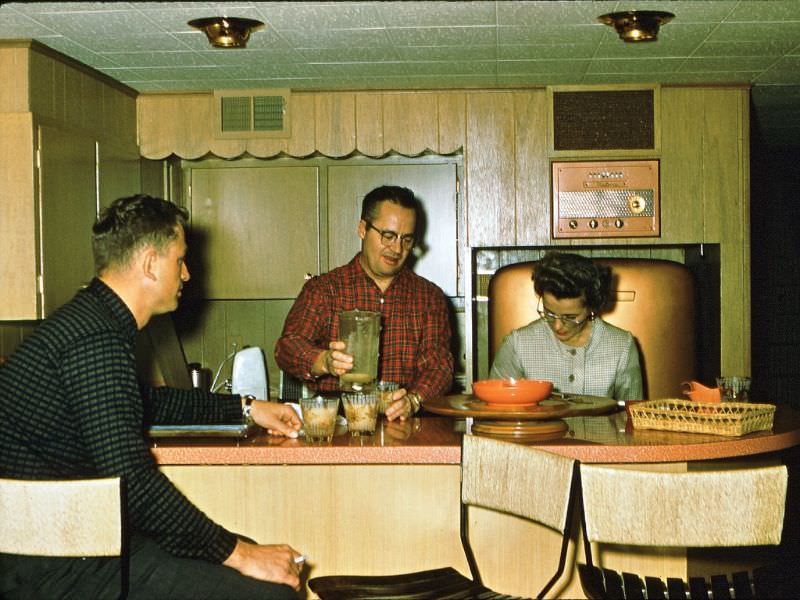 What Kitchens looked like in the 1950s Through These Cool Vintage Photos