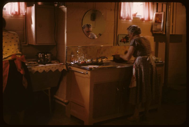 What Kitchens looked like in the 1950s Through These Cool Vintage Photos