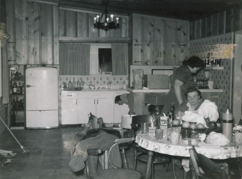 What Kitchens looked like in the 1950s Through These Cool Vintage Photos