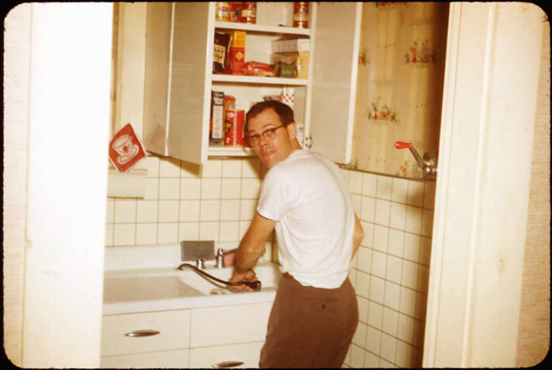 What Kitchens looked like in the 1950s Through These Cool Vintage Photos