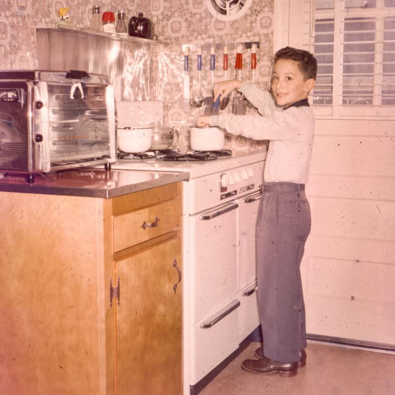 What Kitchens looked like in the 1950s Through These Cool Vintage Photos