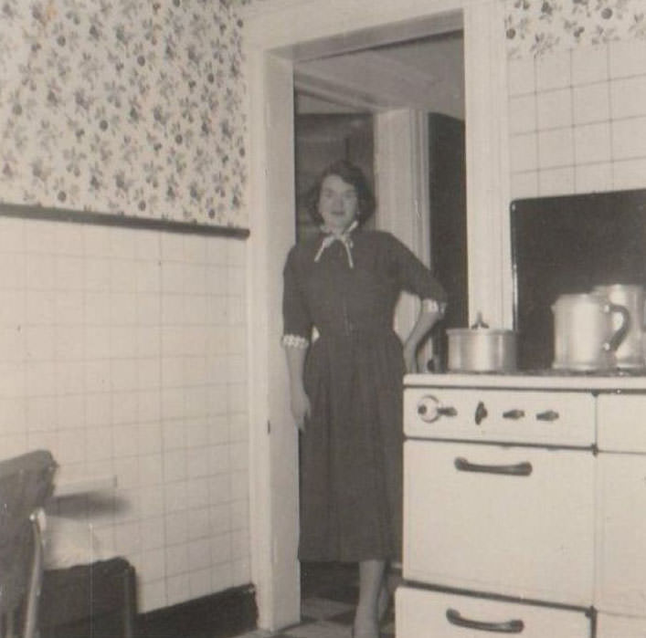 What Kitchens looked like in the 1950s Through These Cool Vintage Photos