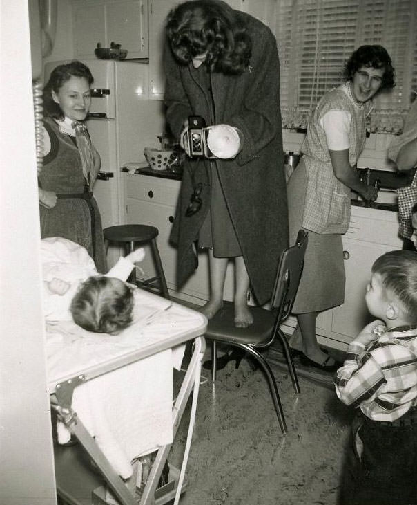 What Kitchens looked like in the 1950s Through These Cool Vintage Photos