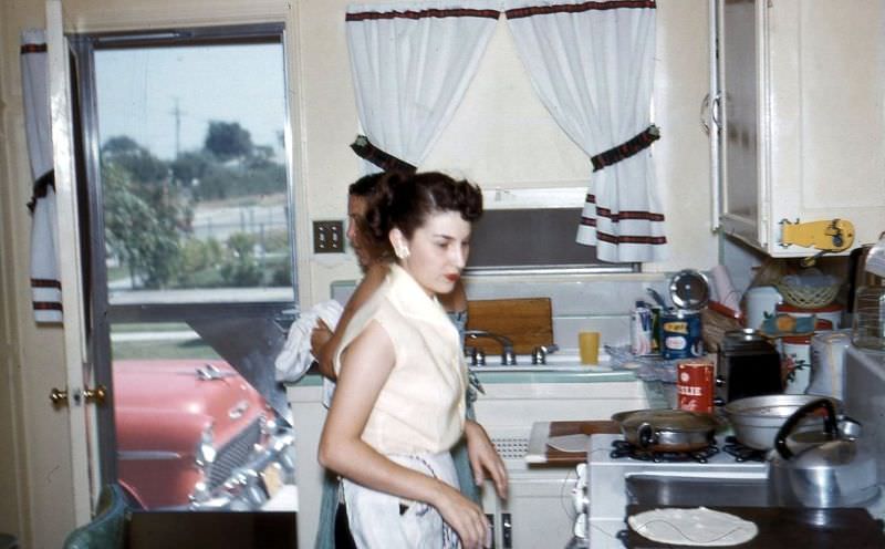 What Kitchens looked like in the 1950s Through These Cool Vintage Photos