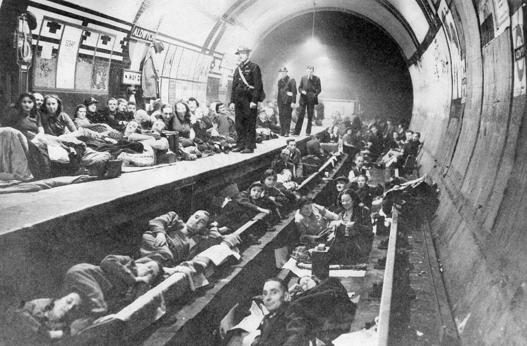 Underground stations serving as shelters during the german bomb attacks on London, 1940