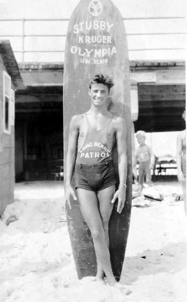 The Earliest Male Lifeguards of the 1900s that Rescued Drowning People