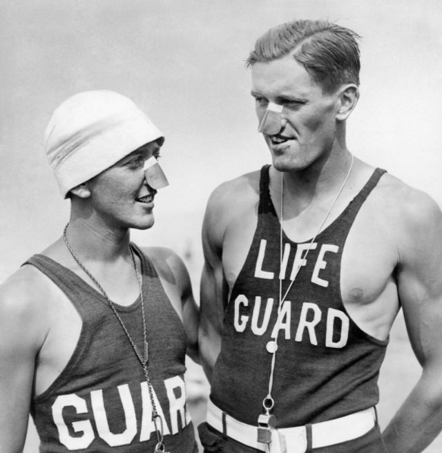 The Earliest Male Lifeguards of the 1900s that Rescued Drowning People