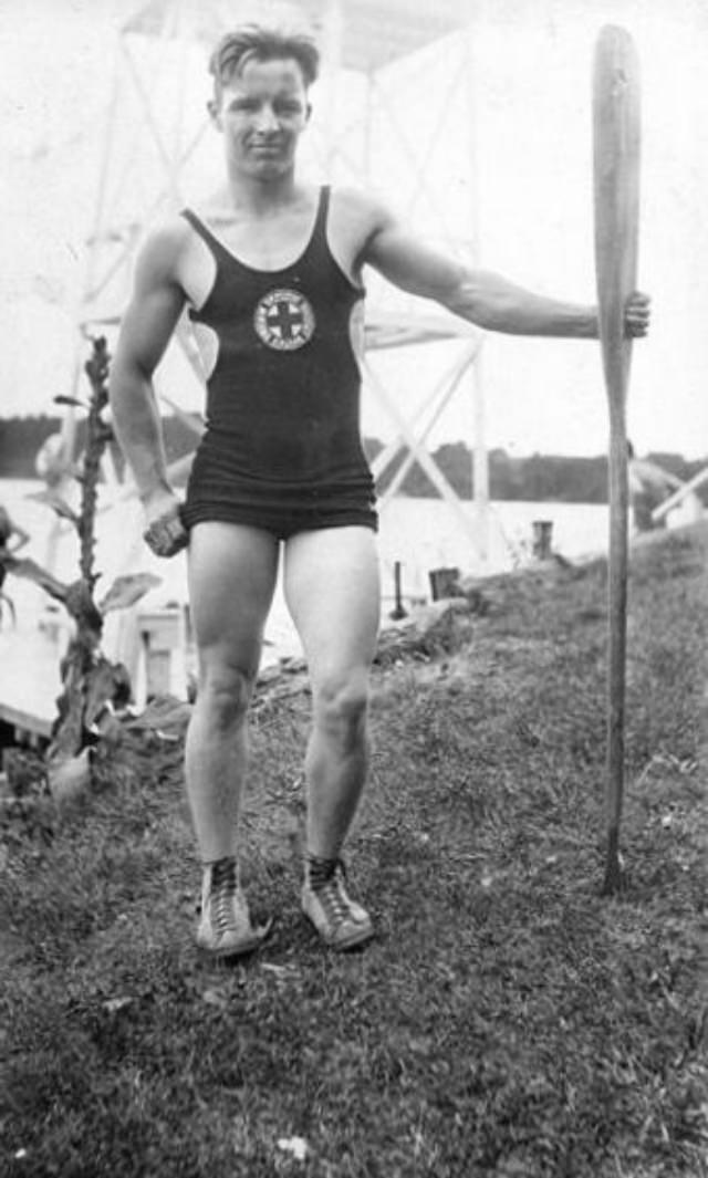 The Earliest Male Lifeguards of the 1900s that Rescued Drowning People