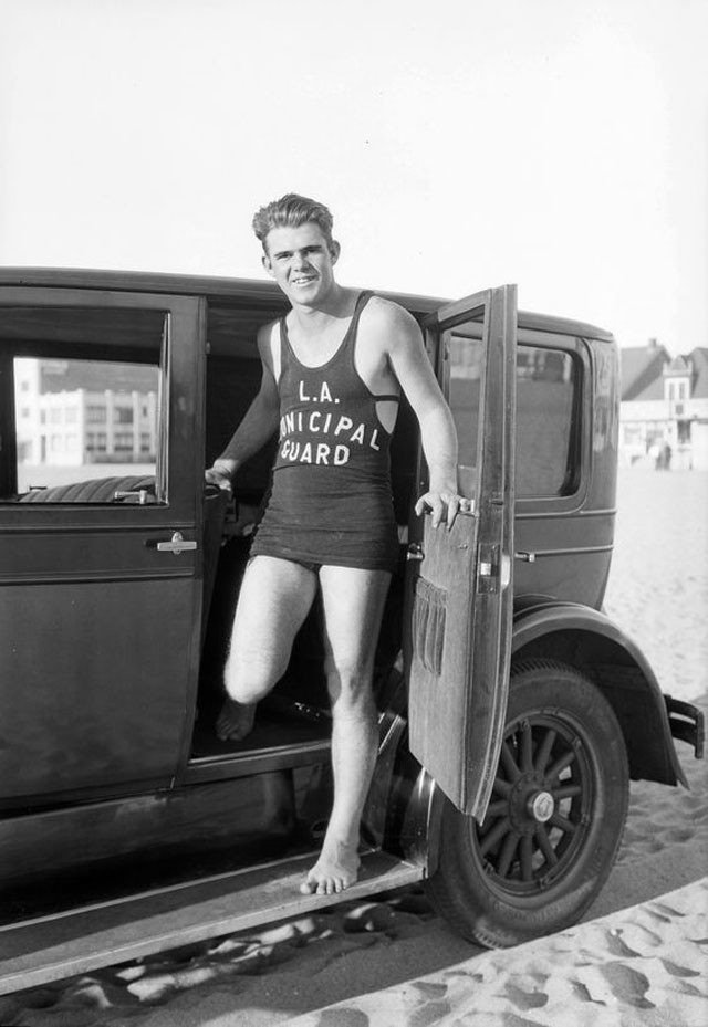 The Earliest Male Lifeguards of the 1900s that Rescued Drowning People