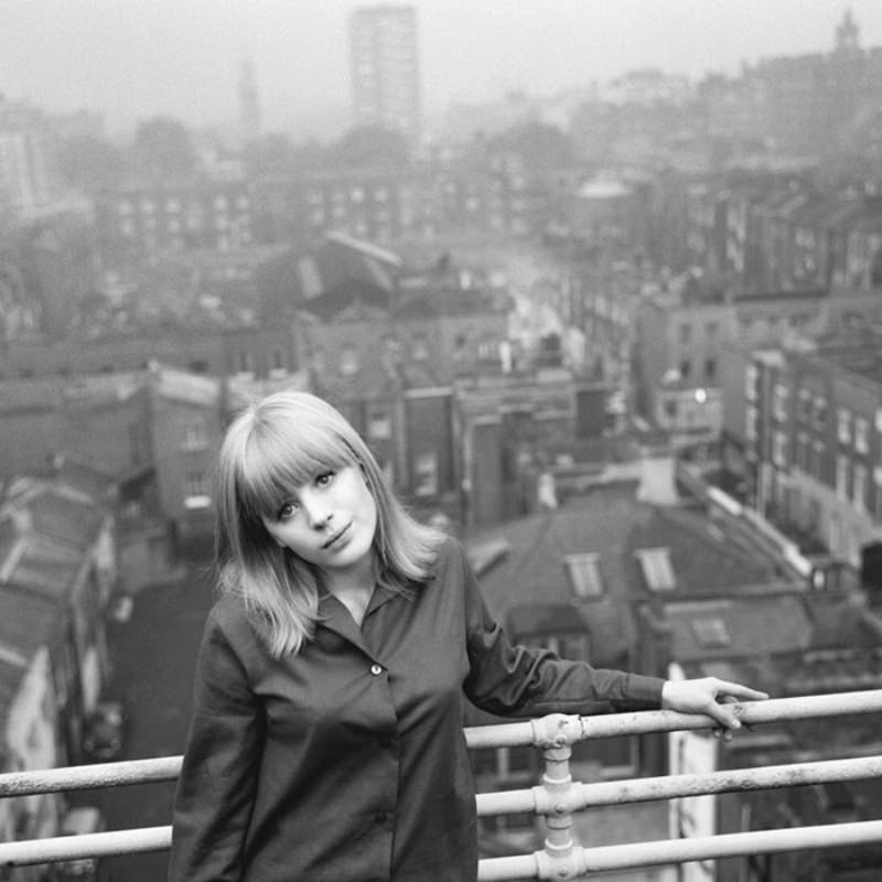 Beautiful Photos of Marianne Faithfull by Doreen Spooner in London, 1964