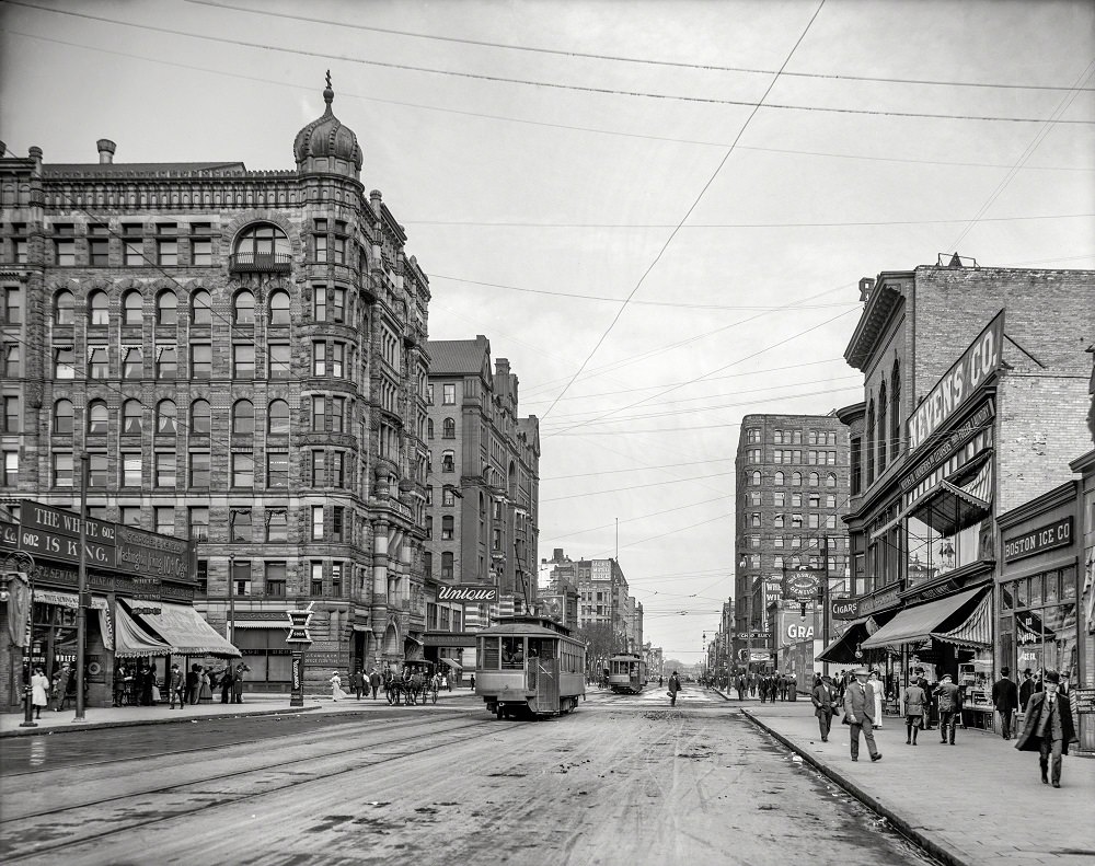 Hennepin Avenue, Minneapolis, 1908