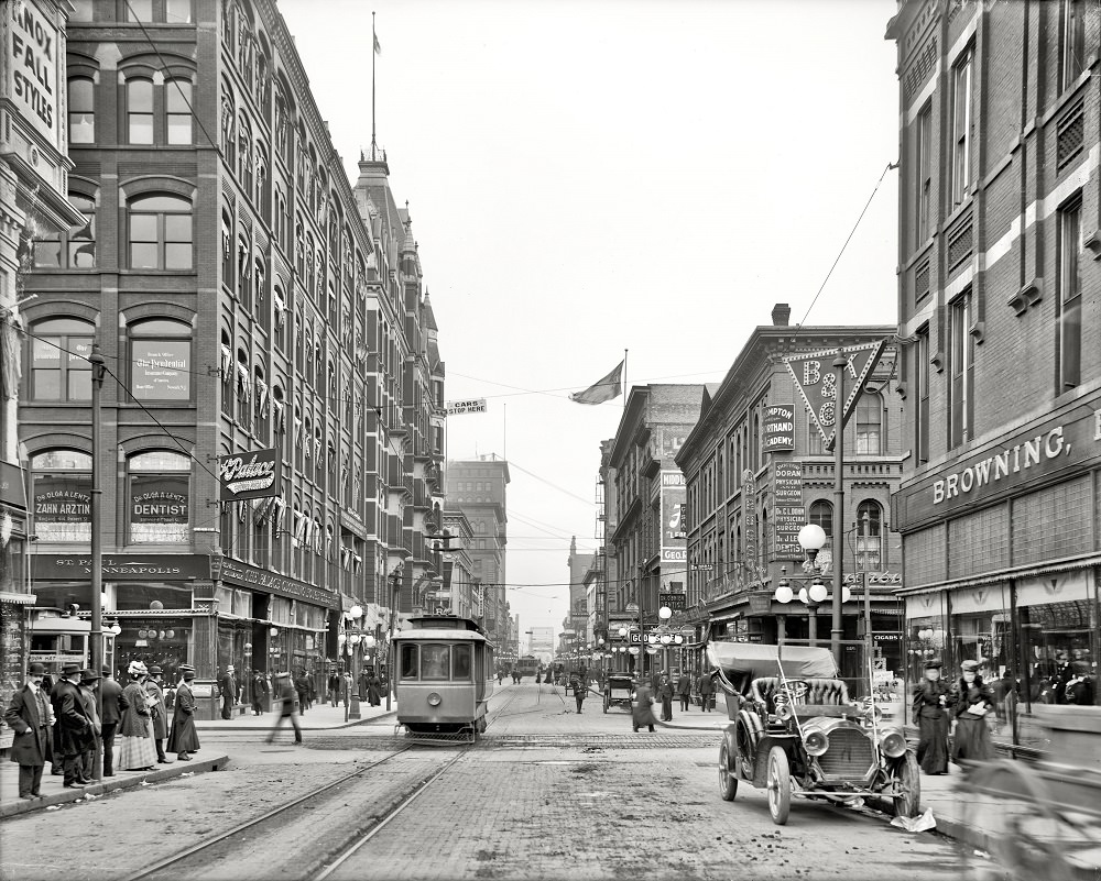 Robert Street, Minneapolis, 1908