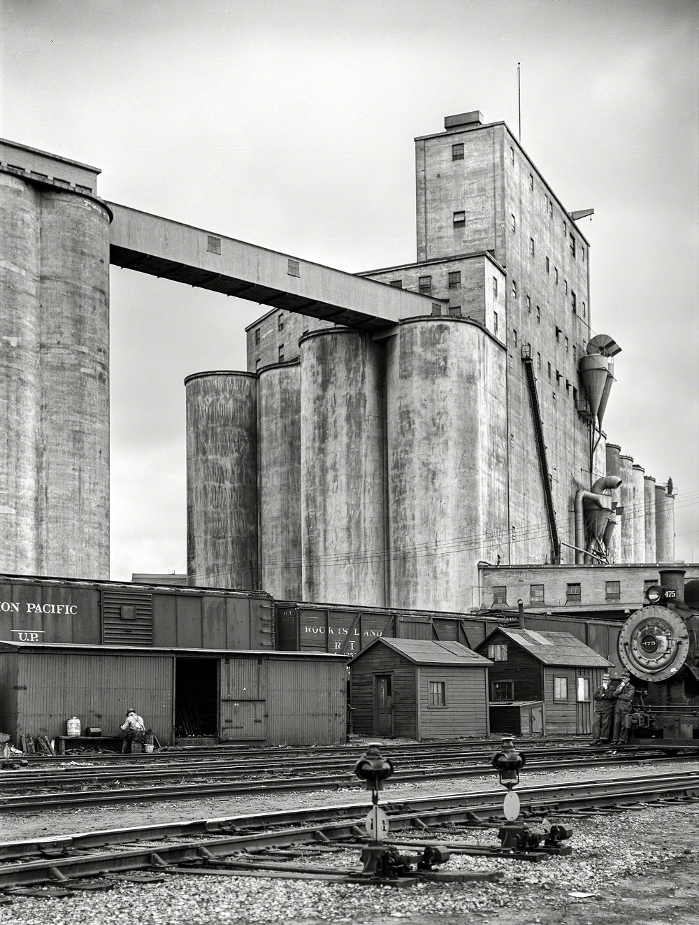 Grain elevator, Minneapolis, Minnesota, September 1939