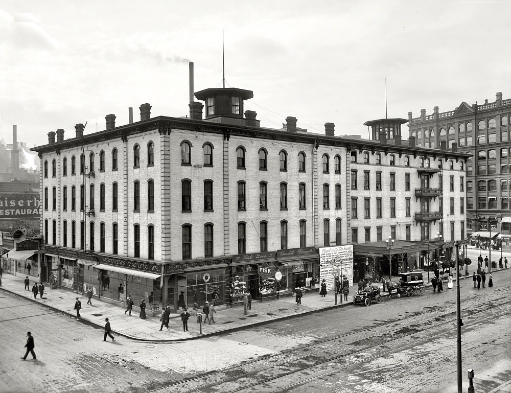 Hotel Nicollet, Nicollet & Washington Avenues, Minneapolis, 1905