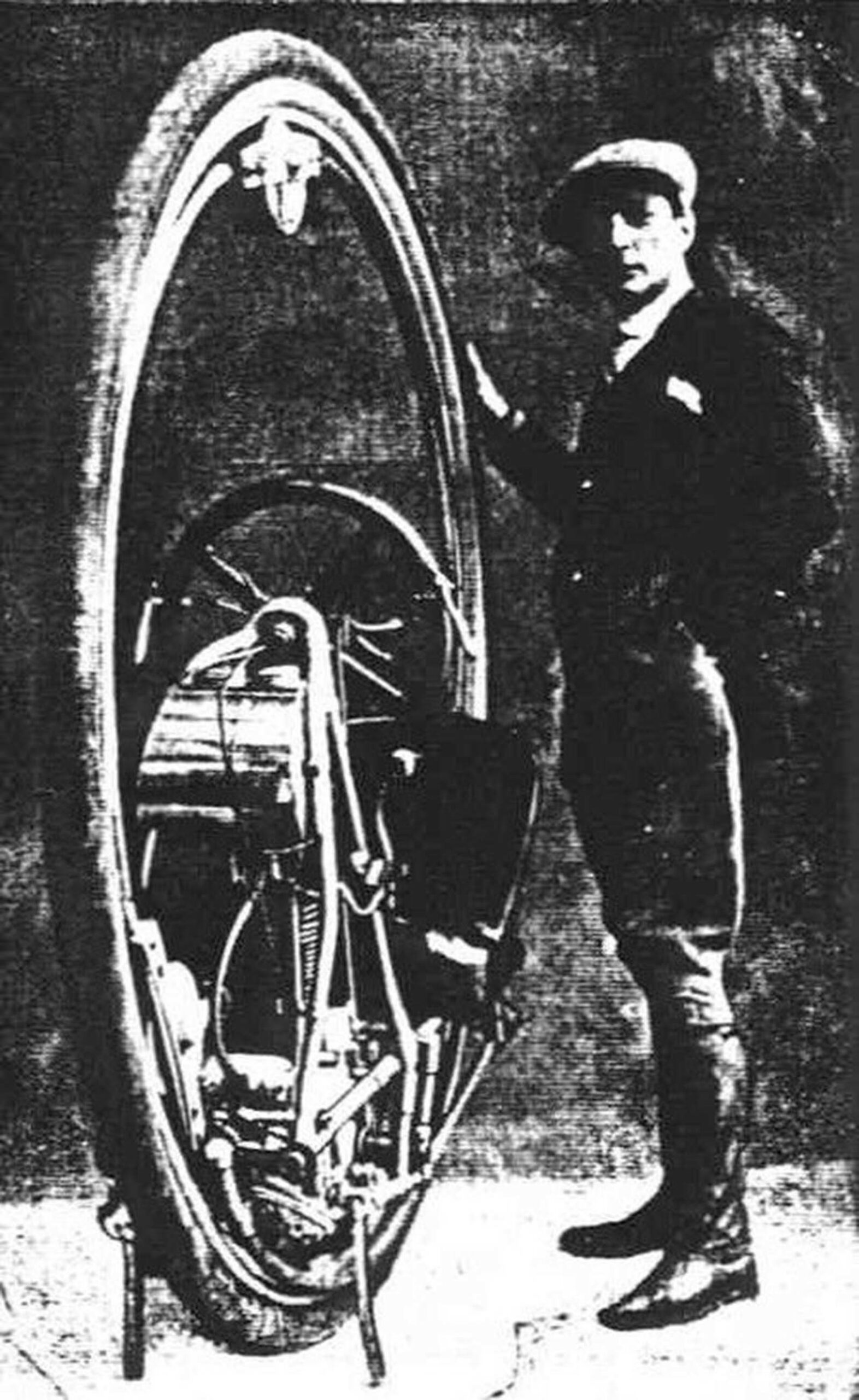 Monowheel: Facts and Historical Photos of the Bizarre Vehicle