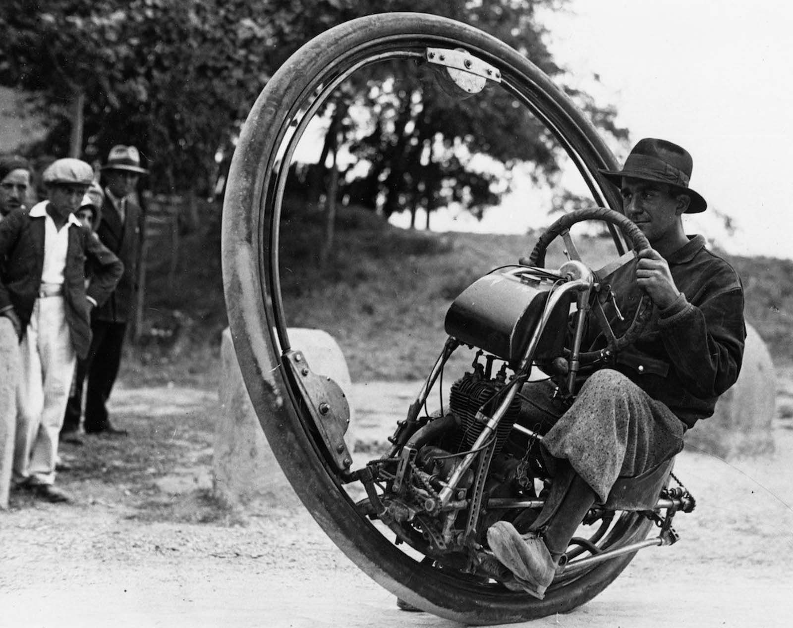 One wheel motorcycle (invented by Italian M. Goventosa de Udine). Maximum speed: 150 kilometers per hour ( 93 Mph).