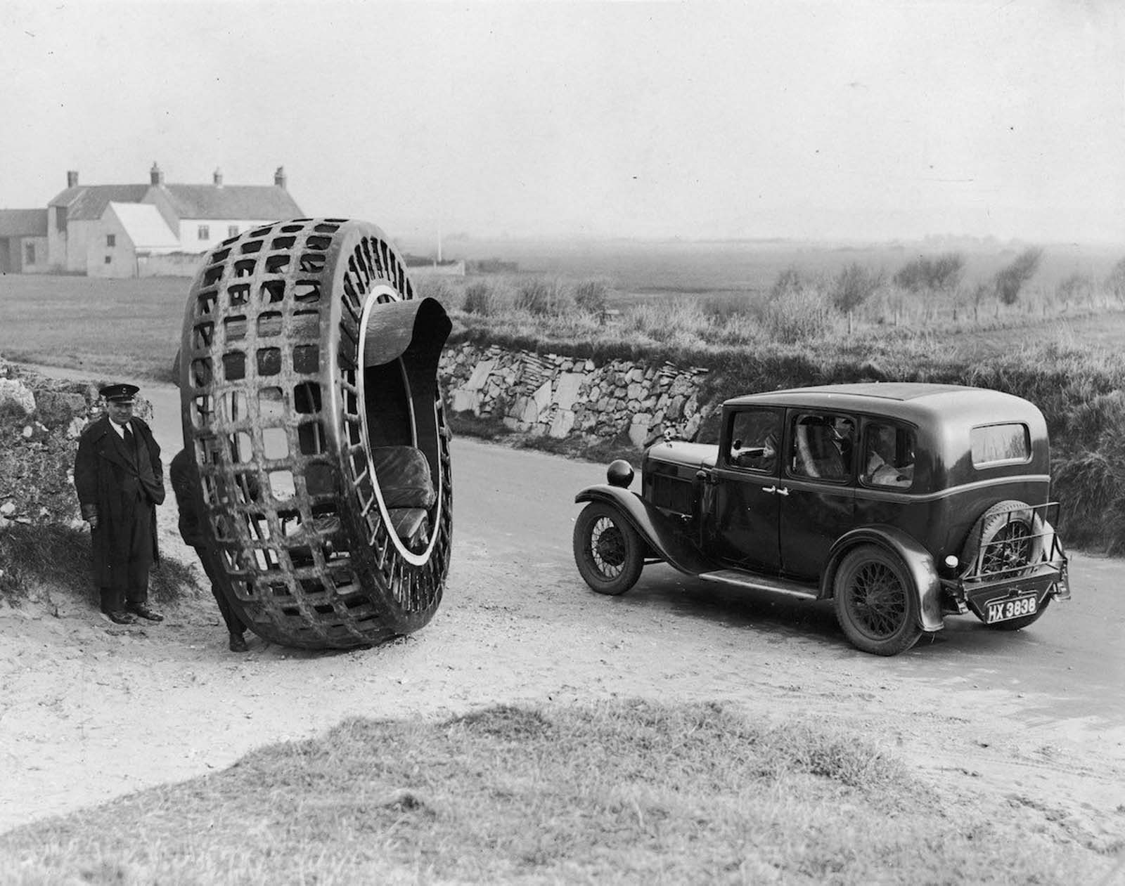 The Dynasphere was capable of speeds of 30mph, 1932.