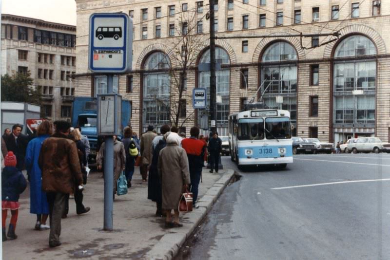 Moscow street scenes, 1990