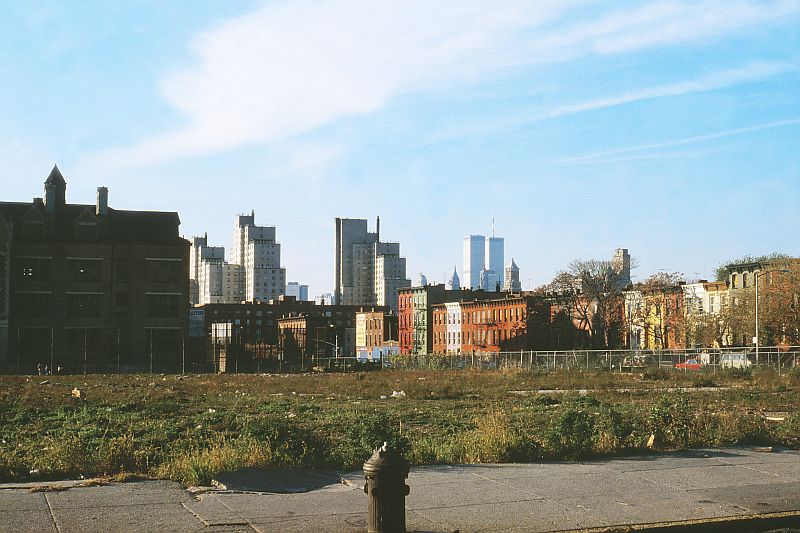 View of Manhattan and the Twin Towers, from Brooklyn