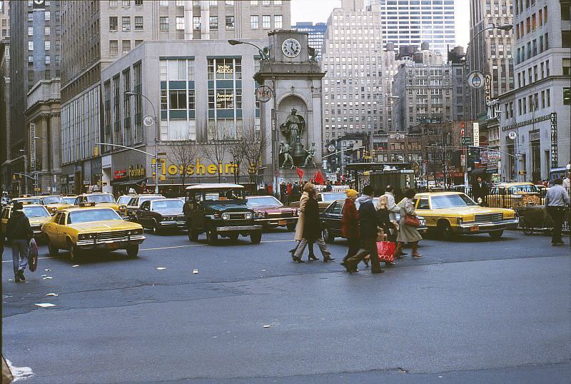 Avenue of the Americas at West 35th Street