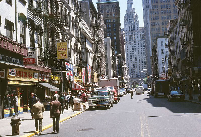Chambers Street, looking east towards the Manhattan Municipal Building at Centre Street