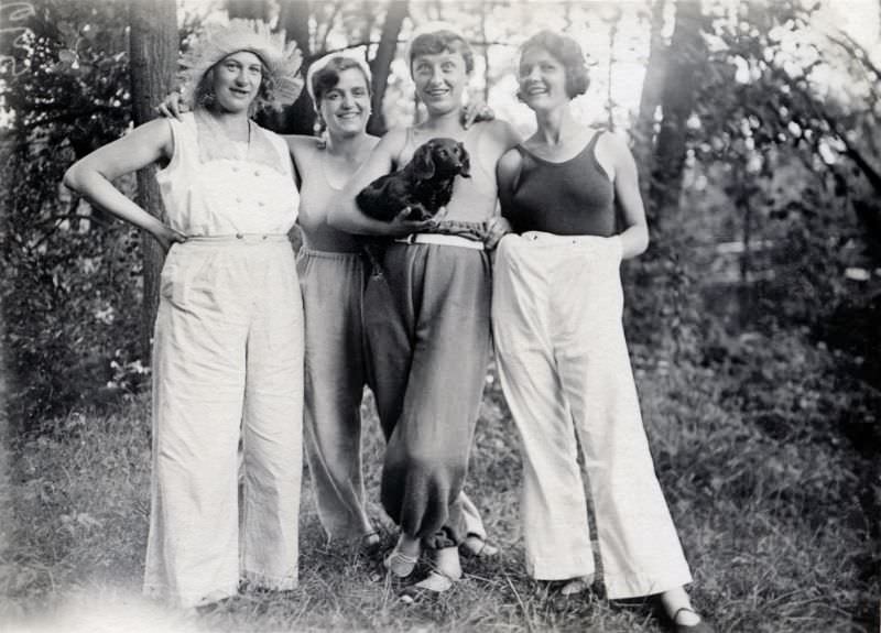 Beautiful Photos of People Posing with their Adorable Dachshunds from the early 1900s