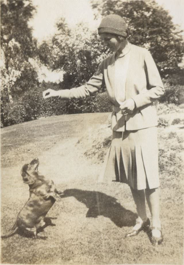 Beautiful Photos of People Posing with their Adorable Dachshunds from the early 1900s