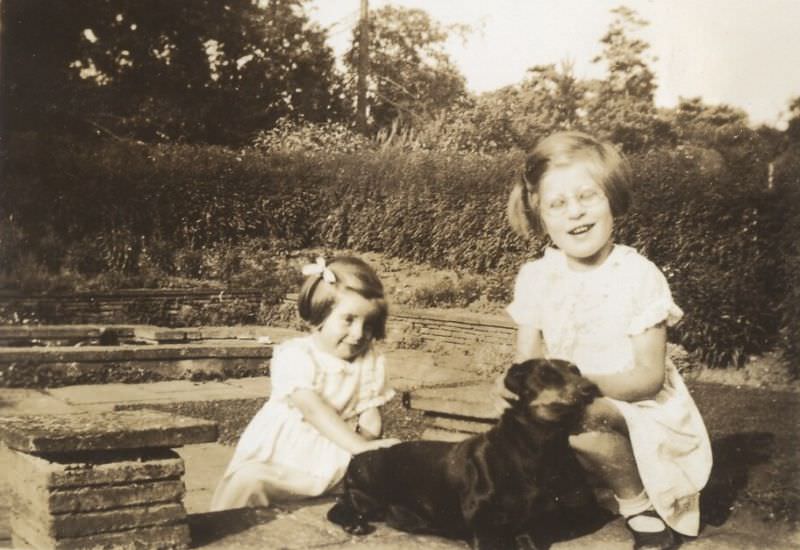 Beautiful Photos of People Posing with their Adorable Dachshunds from the early 1900s