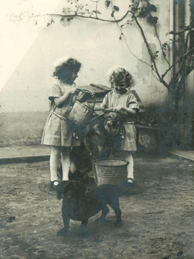 Beautiful Photos of People Posing with their Adorable Dachshunds from the early 1900s