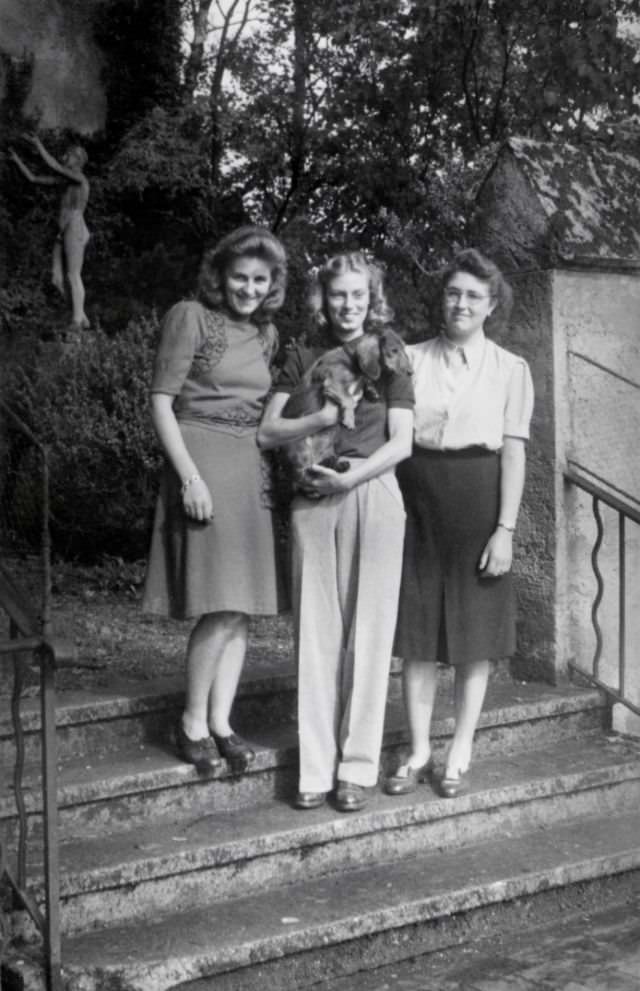 Beautiful Photos of People Posing with their Adorable Dachshunds from the early 1900s
