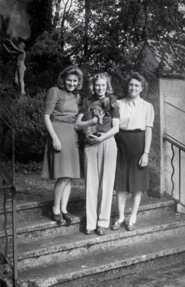 Beautiful Photos of People Posing with their Adorable Dachshunds from the early 1900s