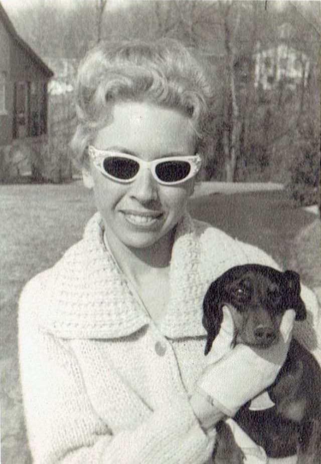 Beautiful Photos of People Posing with their Adorable Dachshunds from the early 1900s