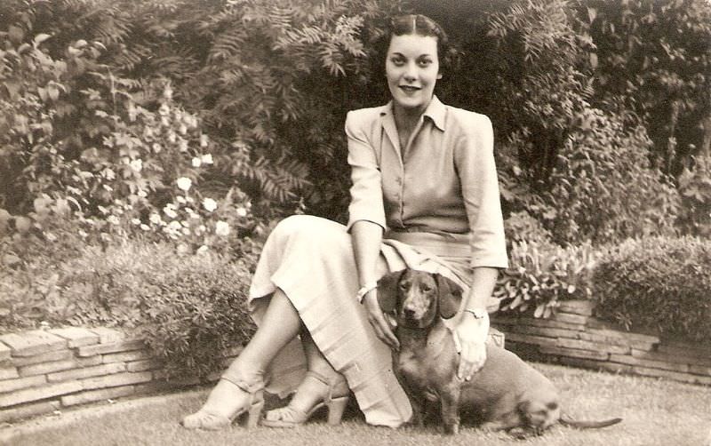 Beautiful Photos of People Posing with their Adorable Dachshunds from the early 1900s