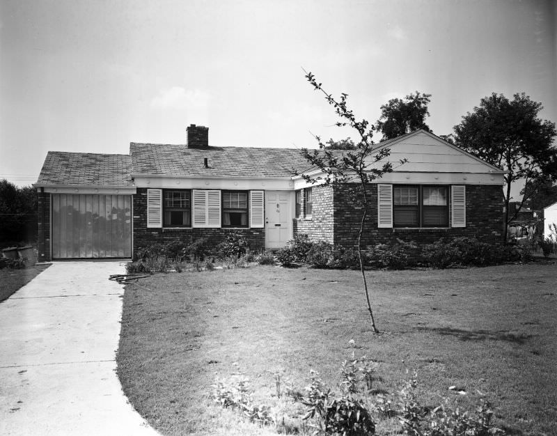 70 (street unidentified), 1946
