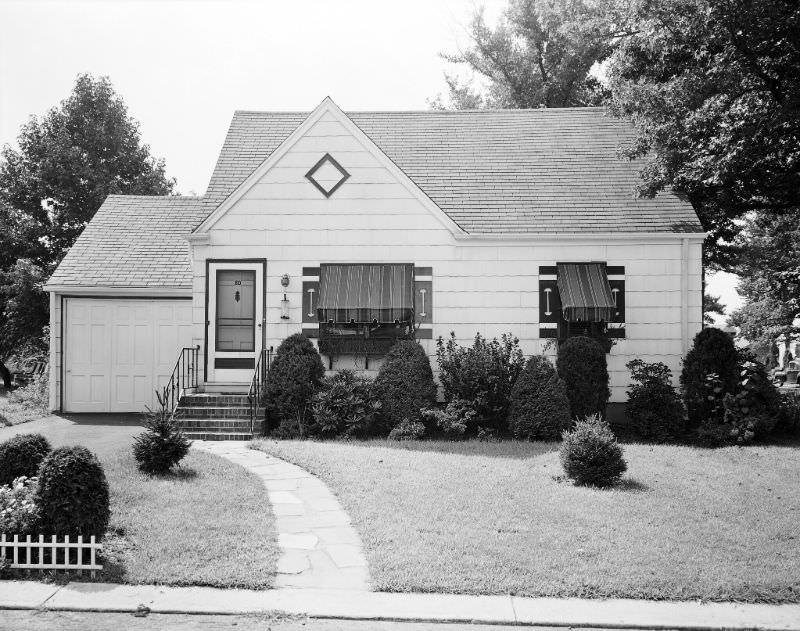 80 (street unidentified), 1946