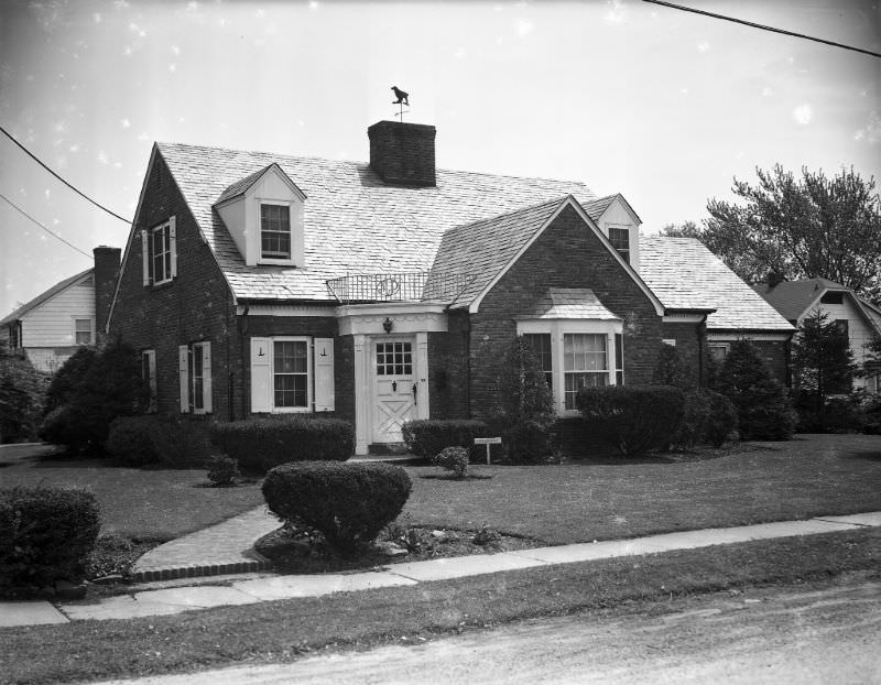 10 (street unidentified), 1947