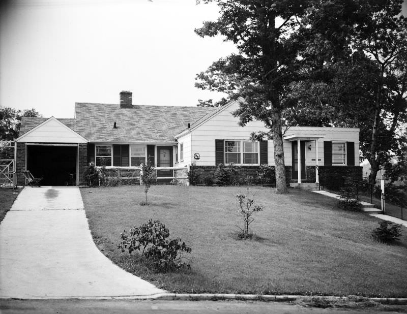 105 (street unidentified), 1948
