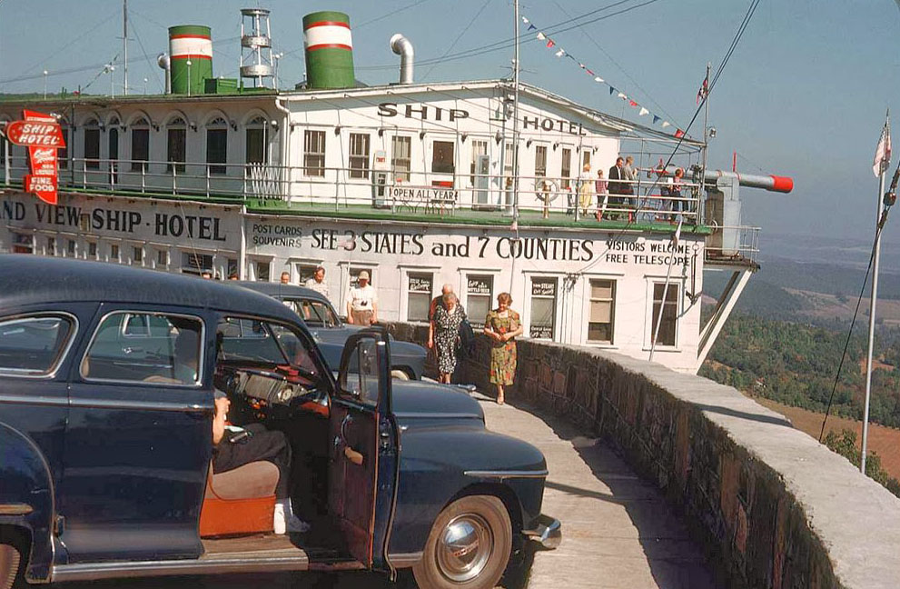 Grand View Ship Hotel, 1953