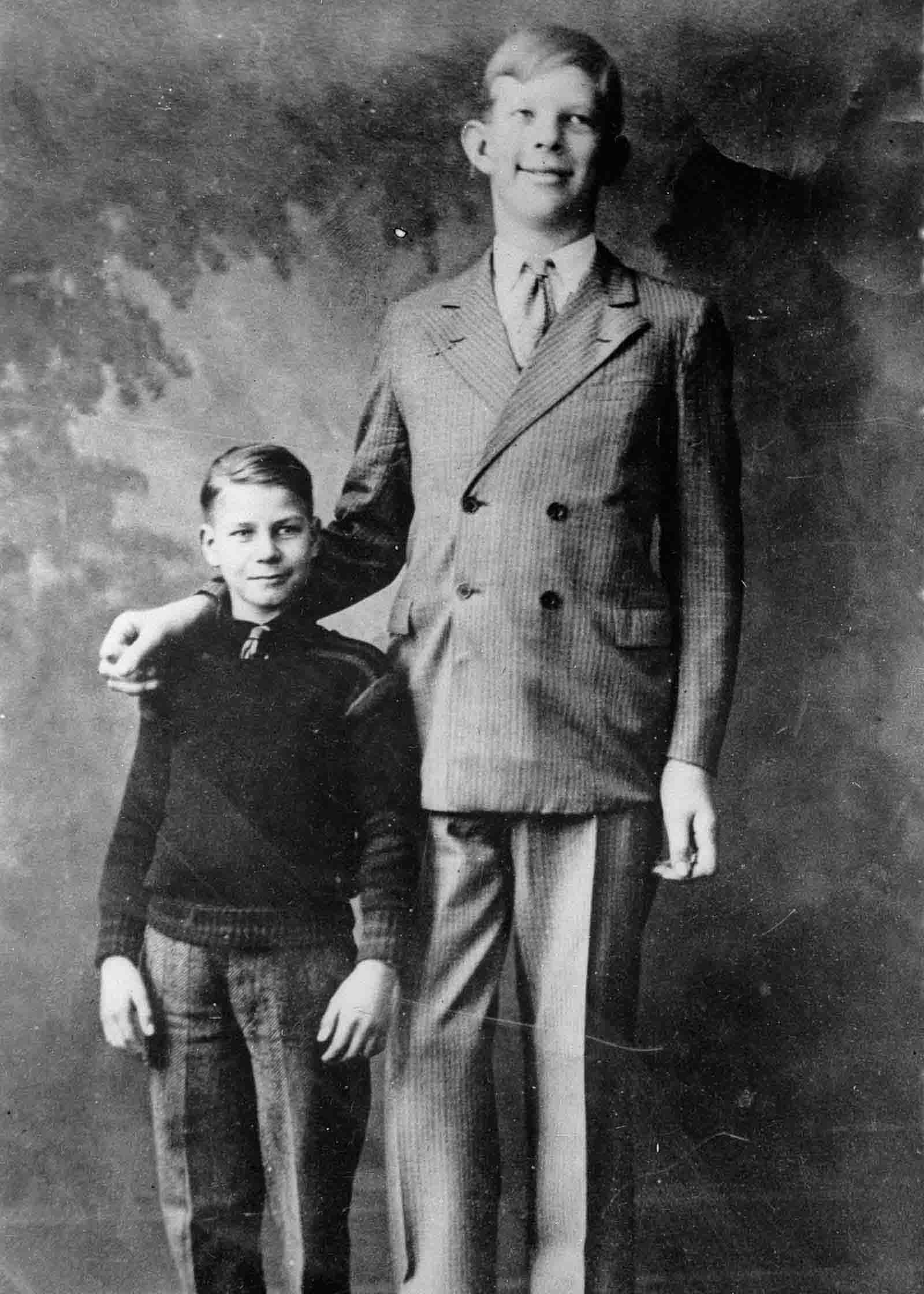 Wadlow at age 10.