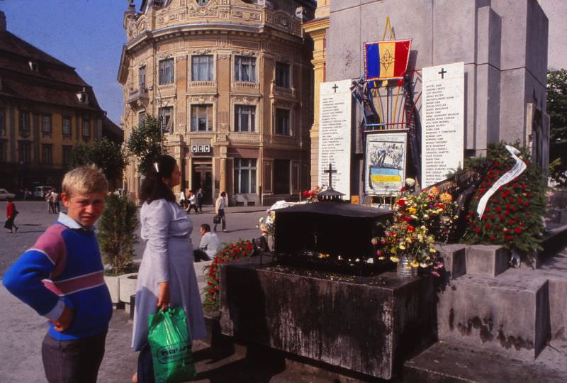 Sibiu. Memorial to the dead of the Romanian Revolution of 1989, Piaţa Mare (Large Square), 1990