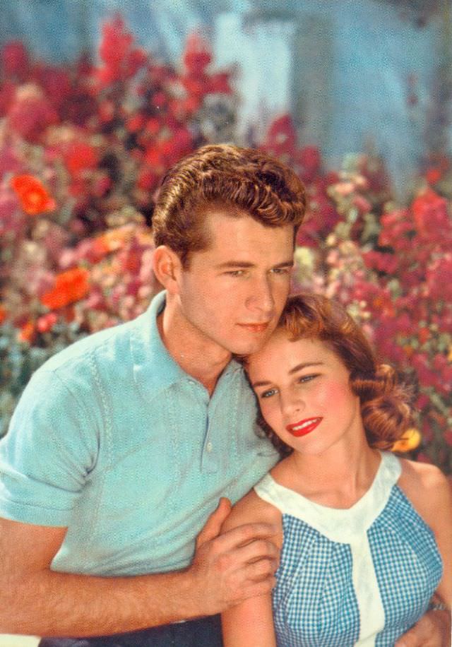 Beautiful Vintage Postcards of Romantic Couples from the 1950s