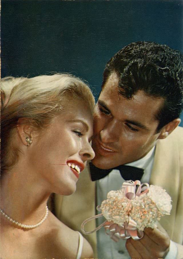 Beautiful Vintage Postcards of Romantic Couples from the 1950s