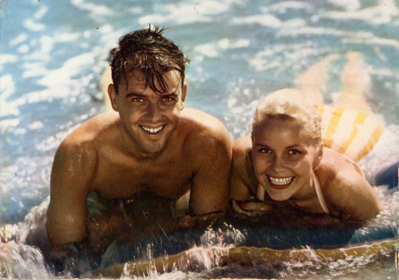 Beautiful Vintage Postcards of Romantic Couples from the 1950s